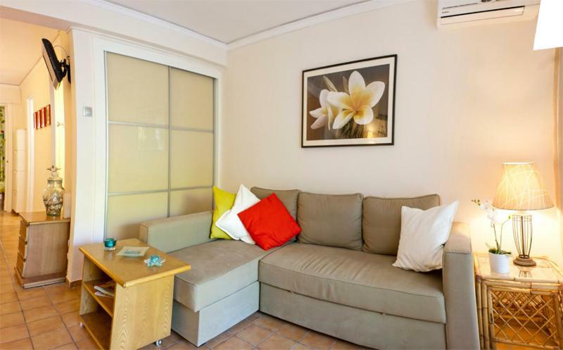 Comfortable garden Apt near Vouliagmeni beach Atena Exterior foto