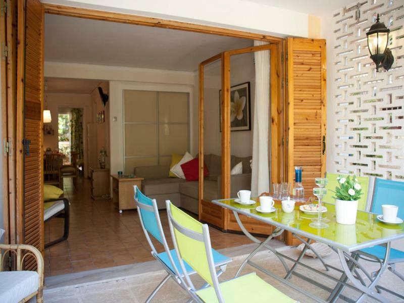 Comfortable garden Apt near Vouliagmeni beach Atena Exterior foto